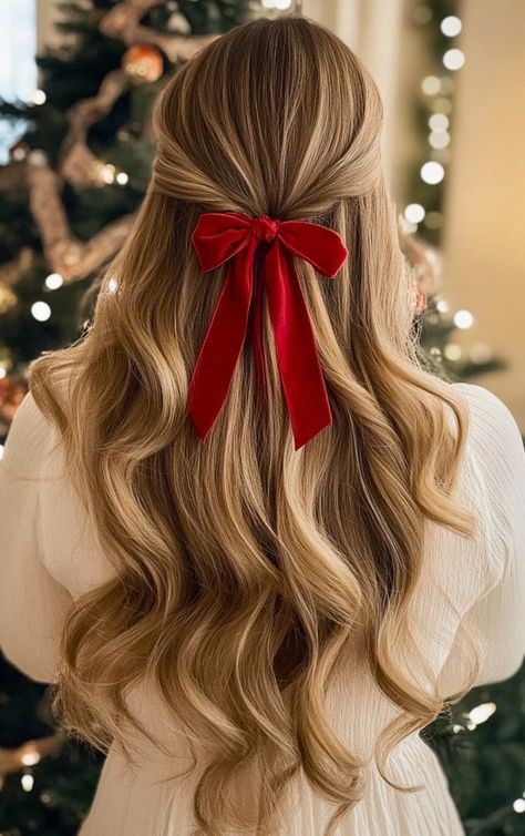 Christmas Highlights Hair, Best Christmas Hairstyles, Hair For Christmas Pictures, Holiday Hair With Bow, Christmas Hair With Bow, Hairstyle With Red Ribbon, Christmas Hair Inspiration, Hairstyle Ideas For Christmas, Christmas Half Up Hairstyles