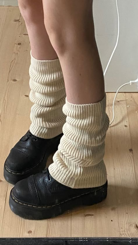 #legwarmers #grunge Leg Warmers Aesthetic, Legwarmers Outfit, 6th Form Outfits, Form Outfits, Autumn Styles, Skirt Outfit Summer, 6th Form, Potter Aesthetic, Thrift Inspo