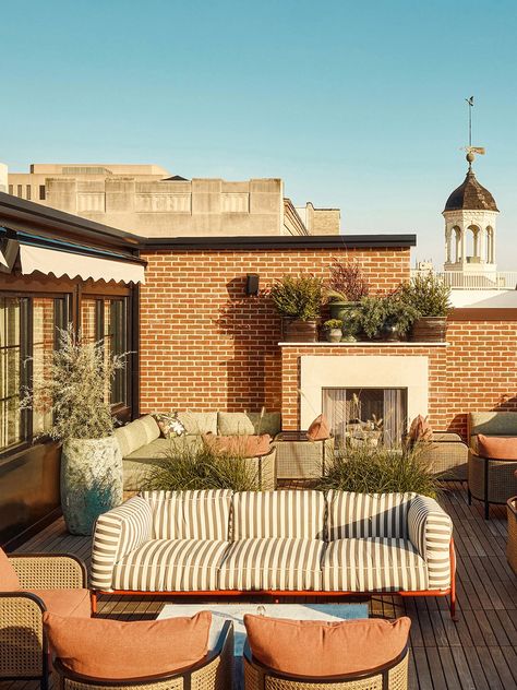 At This New Delaware Hotel, the LampsTK Have the Exact Wattage for the Most Flattering Light Cozy Terrace, Spring Cozy, Backyard Goals, Underground Bar, Background Reference, Brooklyn Brownstone, Photo Room, Garden Rooms, Homewares Shop