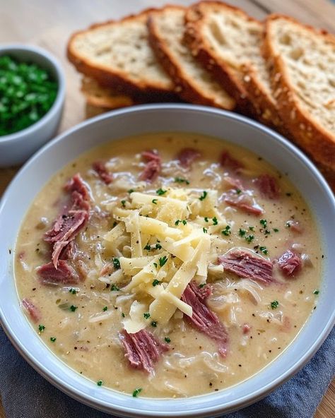 Reuben Sandwich Classic, Sauerkraut Soup, Warm Soup Recipes, Cooking Corned Beef, Classic Sandwich, Reuben Sandwich, Cajun Chicken Pasta, Pasta Soup, Meal Suggestions