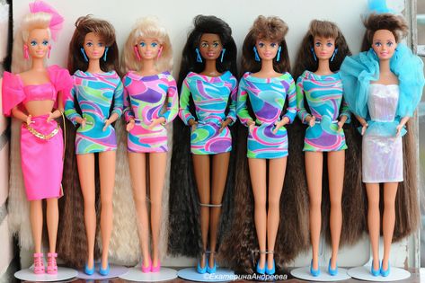 https://flic.kr/p/jjTYex | Totally Hair Barbies 1992. Totally Hair Barbie, Barbie 1990, Barbie 80s, Barbie 90s, Vintage Barbie Clothes, Barbie Doll House, Barbie Style, Barbie Birthday, Beautiful Barbie Dolls