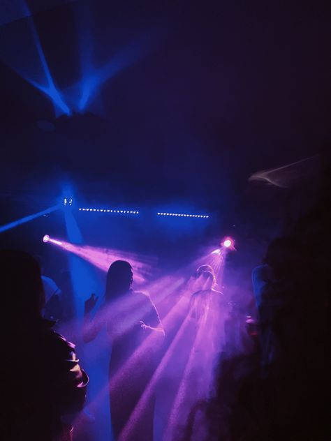 Club Scene Nightclub, Warehouse Rave Aesthetic, Dark Club Aesthetic, Nightlife Aesthetic Club, Neon Night Club, Dance Club Nightclub, Euphoric Aesthetic, Entertainment Aesthetic, Night Music Video