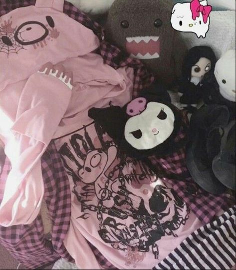 Dual Kawaii, Pink Grunge Aesthetic, Anime Bad, Emo Princess, Pink Goth, Pink Grunge, Tokyo Street Fashion, Style Indie, Hello Kitty Aesthetic