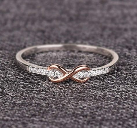 Mother Daughter Rings Gold, Grandmother And Granddaughter, Mother Daughter Rings, Granddaughter Jewelry, Daughter Ring, Grandmother Granddaughter, Jewelry Hacks, Grandmother Jewelry, Mother Daughter Jewelry