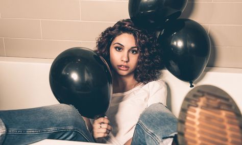 Alessia Cara: ‘#Social #media is like a fake reality and it’s hard to block things out’#news http://www.theguardian.com/music/2016/mar/10/alessia-cara-social-media-is-like-a-fake-reality-and-its-hard-to-block-things-out Taylor Swift Bad Blood, Zara Larsson, Alessia Cara, Super Rich Kids, Google Play Music, Know It All, Anti Social, Shawn Mendes, New Album