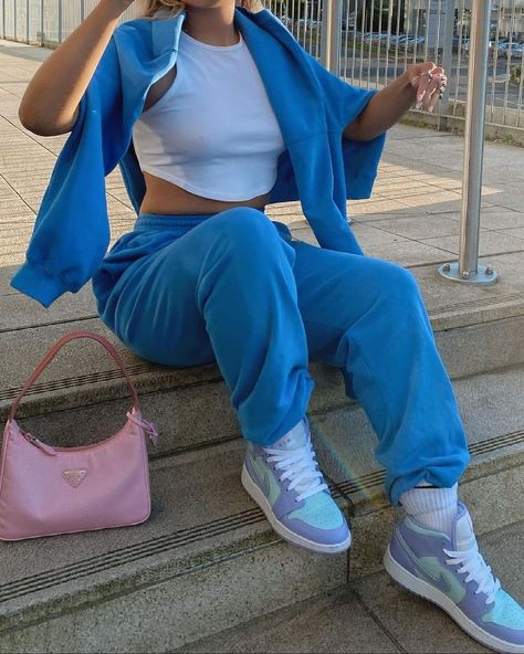 SLA The Label on Instagram: “Pre orders for all sold out sizes close tonight 🔥 order now to secure your size in our restock! XXS now available for pre order -…” Nike Set Outfits Women, Jordan 1 Outfit Women Street Style, Blue Sneakers Outfit, Outfits With Jordan 1s, Outfit Jogging, Air Jordan 1 Outfit Women, Women Wide Leg Pants, Jordan One, Jordan 1 Outfit Women