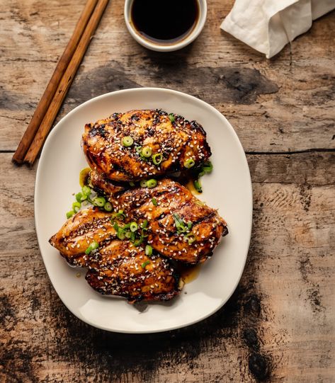 Sweet, umami-loaded chicken is marinated overnight, then gently grilled and crowned by a succulent sauce and toasted sesame seeds. Chicken Sesame, Chicken Grill, Loaded Chicken, Cooking Magazine, Chili Chicken, Summer Grilling Recipes, Sesame Chicken, Summer Dishes, Chicken Dinners