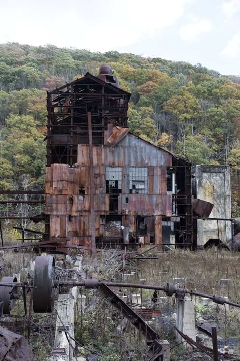 Appalachian House Aesthetic, Hillbilly Gothic, Appalachian Mountains Aesthetic, Appalachian Gothic Aesthetic, Appalachian Magic, Appalachian Aesthetic, Appalachia Aesthetic, Appalachian Gothic, Appalachian Culture