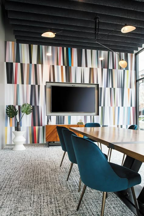 Colorful Meeting Room Design, Fun Conference Room, Funky Conference Room, Fun Conference Room Design, Cool Conference Room, Creative Conference Room Design, Video Conference Room Design, Board Room Design Corporate, Meeting Room Wall Design