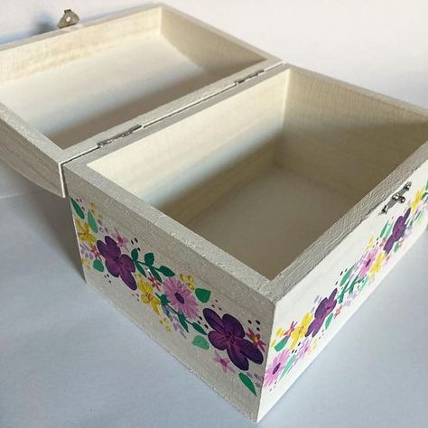 Hand Painted Jewellery, Painted Photo Frames, Handmade Valentine Gifts, Painted Jewellery, Box Painting, Colourful Living Room Decor, Painted Box, Painted Wooden Boxes, Painted Jewelry Boxes