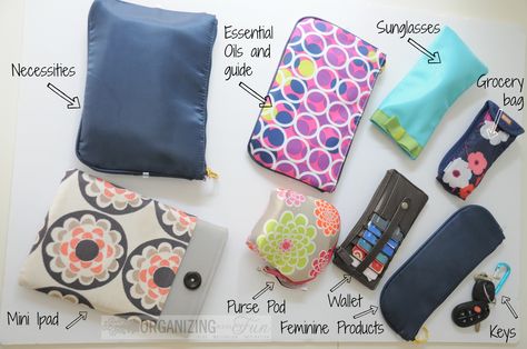 Get your purse organized with these tips! Purse Contents, Ipad Organizer, Diaper Bag Organization, Crochet Pet, Fun Organization, Purse Essentials, A Place For Everything, Organize My Life, Organization Essentials