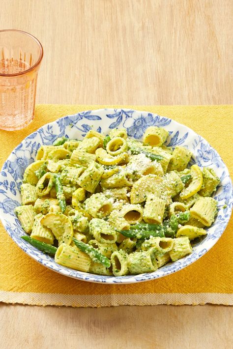 pasta with zucchini pesto Spring Pasta Recipes, Zucchini Pesto Pasta, Pasta With Zucchini, Penne Pasta Recipes, Spring Pasta, Best Pasta Recipes, Zucchini Pasta, Recipes Pasta, Summer Recipes Dinner