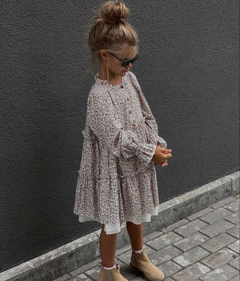 Toddler Girl Spring Outfits, Girls Spring Outfits Kids, Toddler Spring Outfits, English Outfit, Girls Winter Dresses, Modest Girl, Mode Rose, Toddler Girl Style