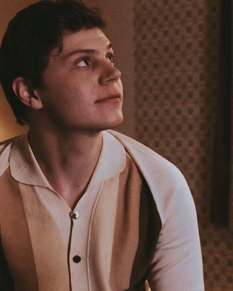 Evan Peters Jimmy Darling, Jimmy Darling Aesthetic, Ahs Jimmy Darling, Jimmy Darling Icons, Jimmy Darling Ahs, Jimmy Darling, Peter Maximoff, Evan Thomas, Model Man