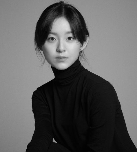 Park Ji Hu, Actress Profile, Park Jihu, Headshot Photoshoot, Korean Photoshoot, Profile Photography, Korean Picture, Korean Photo, Glam Photoshoot