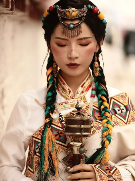 Mongolian Aesthetic, Mongolian Woman, Tibetan Clothing, Hair Reference, Traditional Fashion, World Cultures, Fantasy Clothing, Fantasy Fashion, Mongolia