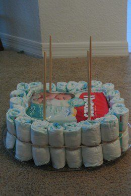 Pamper Cake, April Baby Shower, Diaper Cake Instructions, Diy Diaper Cake, Diaper Gifts, Nappy Cake, Diaper Cake Boy, Nappy Cakes, Baby Shower Diaper Cake