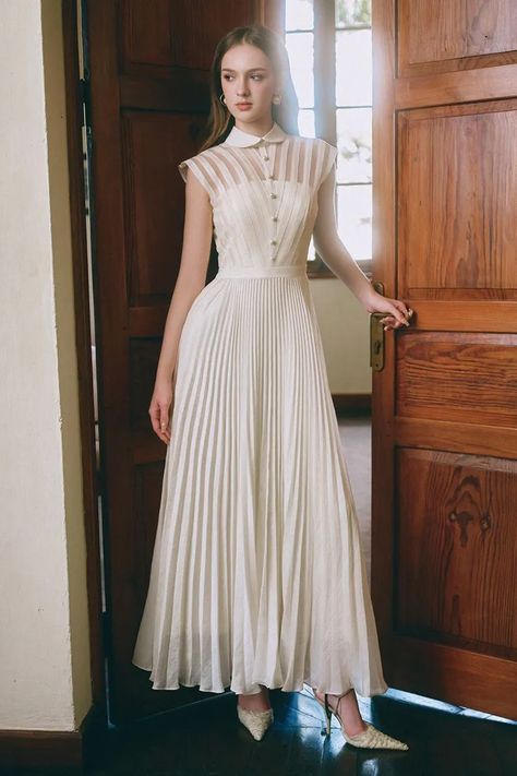 Timeless Elegance Style, Cream Dress Outfit, Mean Blvd, Calf Length Dress, Elegant Dresses Classy, Timeless Dress, Ankle Length Dress, Gala Dresses, Crepe Dress