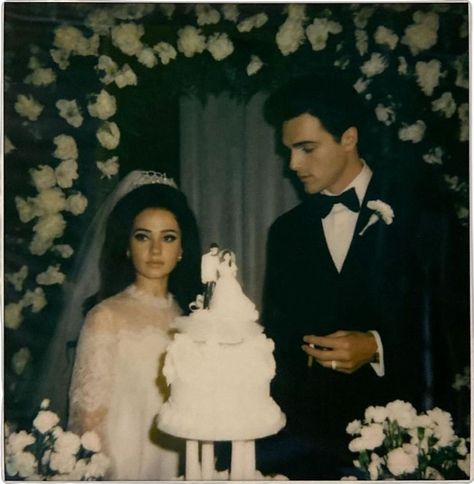 as priscilla and elvis on their wedding day Priscilla And Elvis Wedding, Elvis And Priscilla Movie, Elvis And Priscilla Wedding, Priscilla Core, Priscilla Presley And Elvis, Priscilla And Elvis, Priscilla Presley Wedding, Priscilla Wedding, Chaotic Aesthetic