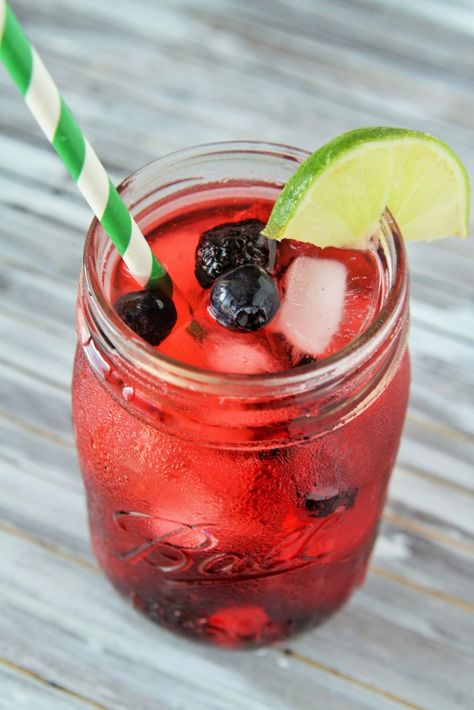 Make this Starbucks favorite, Very Berry Hibiscus Refresher, right at home! Coffee Copycat Recipes, Hibiscus Refresher, Refresher Drinks, Hibiscus Tea Recipe, At Home Coffee Recipes, Home Coffee Recipes, Very Berry Hibiscus Refresher, Copycat Starbucks Drinks, Berry Hibiscus