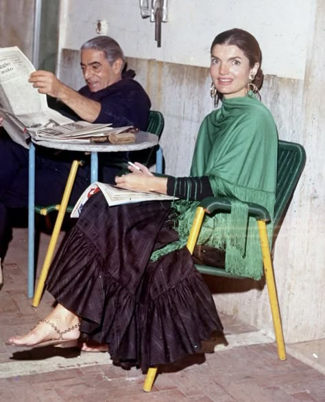 Jackie Onassis Style, Aristotle Onassis, Jackie O Style, Jackie Onassis, Elegante Y Chic, Elsa Peretti, Jackie O, Muslimah Fashion, Mode Inspo