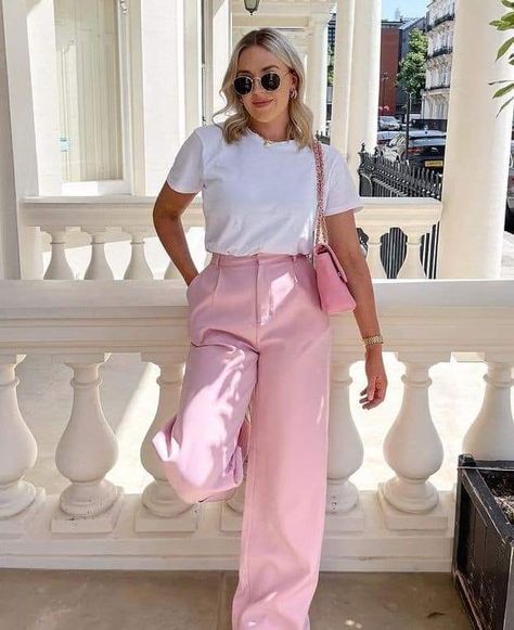 Pink Trousers Outfit, Pink Jeans Outfit, Wide Leg Trousers Outfit, Pink Pants Outfit, Light Pink Pants, High Waisted Pants Outfit, Wide Leg Pants Outfit, Mode Casual, Classy Casual Outfits