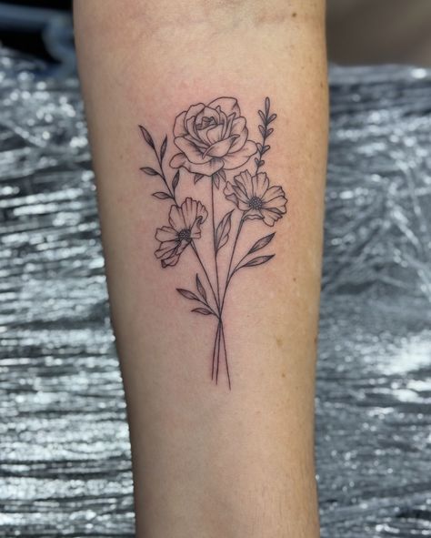 I love love love doing these fine line bouquets. I would do them every day if I could!! #fineline #finelineTattoo #lineWorkTattoo #linework #amenneedles #3rl #rose #rosetattoo #cosmo #cosmotattoo #birthflowertattoo #birthflowerbouquet Cosmos Tattoo, Micro Realism, Fineline Tattoo, Tattoo Convention, Birth Flower Tattoos, Glitter Tattoo, Line Work Tattoo, Line Work, Realism Tattoo