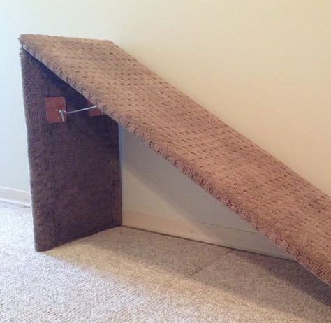 Build this quick and easy DIY Dog Ramp for your dog. Diy Pet Ramp, Pet Stairs For Bed Diy, Pet Steps Diy, Easy Diy Dog Ramp For Bed, Diy Pet Ramp For Bed, Outdoor Dog Ramp For Stairs, Diy Pet Steps, Diy Dog Ramp, Diy Dog Ramp For Bed