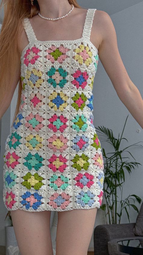 Crochet Dress Granny Square, Crochet Granny Square Dress, Granny Square Dress, Crochet Patchwork Blanket, Crochet Long Dresses, Box Crochet, Square Dress, Granny Square Projects, Crochet Knit Stitches