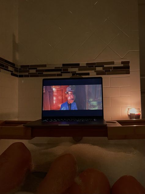 Bathing With Boyfriend, Romantic Bubble Bath Ideas Couple, Watching A Movie With Your Boyfriend, Bath Aesthetic Couple, Bath With Boyfriend, Bath Boyfriend, Bubble Bath With Boyfriend, Bath Couples Goals, Bubble Bath Couple Goals