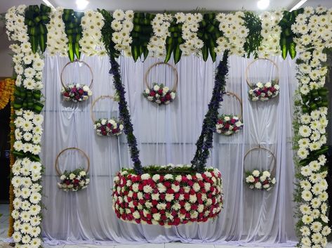 Cradle Cermony Decor, Cradle Function Decoration, Uyyala Function Decoration At Home, Cradle Ceremony Decorations At Home, Barasala Decoration At Home, Naming Ceremony Decorations Indian, Barasala Decoration, Cradle Ceremony Decorations, Door Flower Decoration