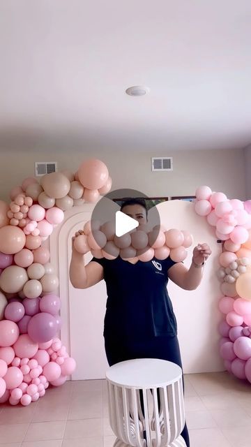 M I A  |  Balloon Artist & Coach on Instagram: "Love making these small garlands!  What do you think about the final result?" Making A Balloon Garland, Small Balloon Garland Ideas, How To Make A Rainbow Balloon Arch, Easy Balloon Backdrop Ideas, How To Balloon Garland, Small Balloon Decorations, How To Make Balloon Garland, Small Balloon Arch, How To Make A Balloon Arch