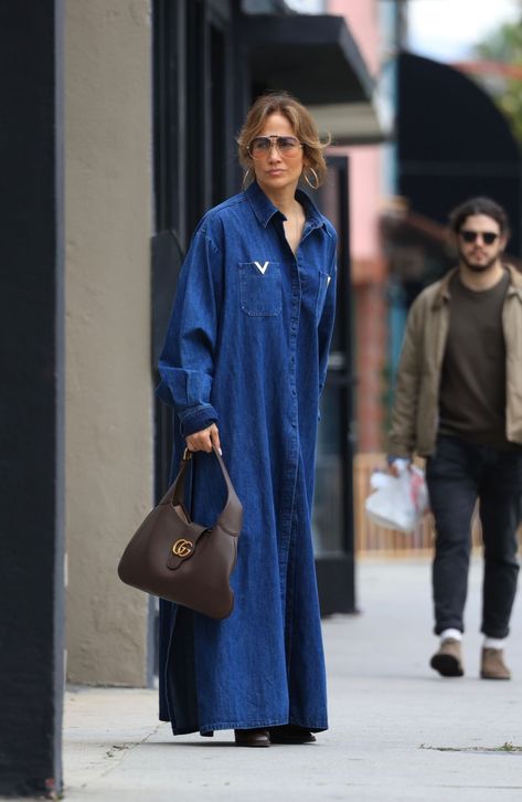 Jennifer Lopez wearing Valentino dress and Gucci bag Jennifer Lopez Style, Jennifer Lopez Outfits, Chambray Shirt Dress, Valentino Dress, Furniture Shopping, Chambray Shirt, City Style, West Hollywood, Style Outfits