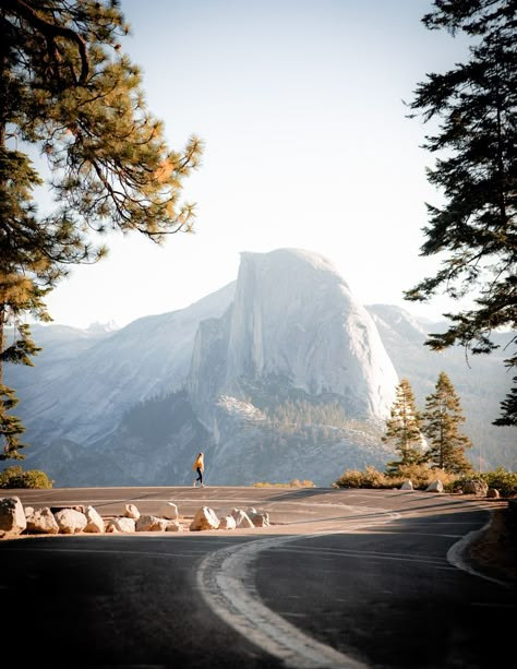 Glacier Point Curve during Fall in Yosemite. 10 scenic locations you don't want to miss! Yosemite National Park Photography, Yosemite Photos, Mountains California, Pacific Coast Highway Road Trip, Yosemite Photography, Melissa Miller, Yosemite Trip, Yosemite Wedding, Yosemite Falls