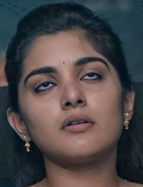 Nivetha Thomas Face, Back Pics, Nivetha Thomas, Face Closeup, Celebrity Fashion Looks, Hot Dresses Tight, Samantha Photos, Dresses Tight, Face Images