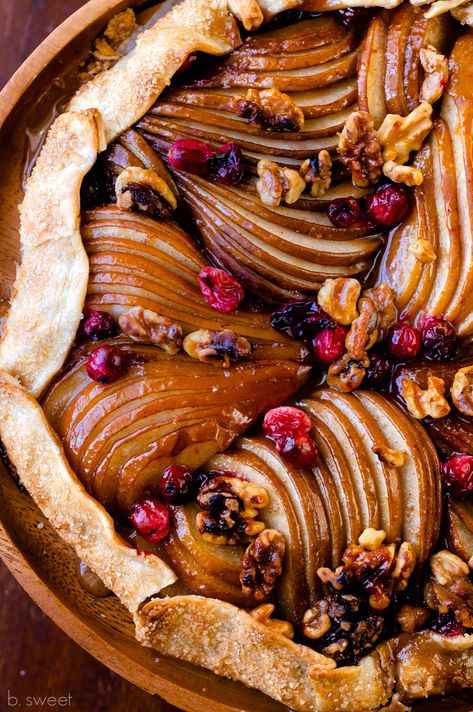 Gallate Recipe, Gourmet Holiday Recipes, Winter Pear Recipes, Thanksgiving Galette, Winter Pastries, Autumn Pastries, Autumn Deserts, Autumn Food Recipes, Impressive Fall Desserts