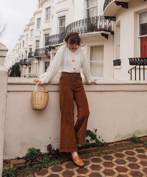 Corduroy Pants Outfit, Thanksgiving Outfit, Inspired Outfits, Mode Vintage, Fall Winter Outfits, Hippie Style, Work Fashion, Boho Hippie, Autumn Winter Fashion