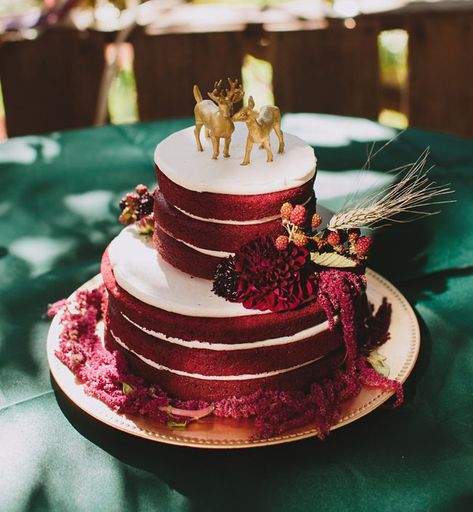 deep red naked cake Deep Red Wedding, Red Velvet Wedding Cake, Marsala Wedding, Naked Cakes, Wedding Themes Winter, Fall Wedding Cakes, Gorgeous Wedding Cake, Gold Wedding Cake