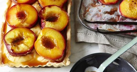 Nectarine Tart, Roasted Nectarines, Nectarine Recipes, Pastry Dishes, Classic French Desserts, Frangipane Tart, Stone Fruits, French Dessert, Grilled Peaches