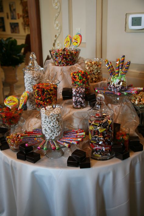 Chocolate Candy Table Ideas, Candy Bar Table Ideas Birthday, Candy Bar Ideas Quinceanera, Candy Bar Table Wedding, Wedding Candy Table Ideas Receptions, Candy Bar At Wedding Reception, Prom Candy Bar, Candy Bar Table Ideas, Fancy Candy Bar