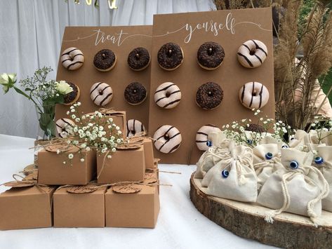 Brown 18th Birthday Party, Brown Party Theme Aesthetic, Beige Gold Birthday Decor, Brown Birthday Theme Ideas, Beige Party Theme, Brown Party Table Decor, Beige Graduation Party, Shades Of Brown Party Decor, Shades Of Brown Birthday Theme