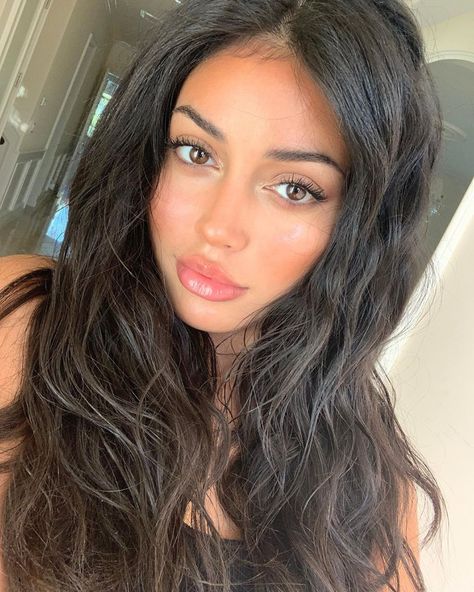 Cindy Kimberly Instagram, Modern Haircuts, Long Dark Hair, Cindy Kimberly, Hair Color For Women, Foto Art, 인물 사진, Brown Eyes, Dark Hair