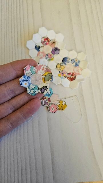 🌺ℝ𝕒𝕔𝕙𝕖𝕝 🌺 on Instagram: "Come and micro patchwork with me! These tiny quarter inch hexies are being made into a tiny grandmothers garden panel. I'm not sure how big it will be yet. it's been sitting in my fabric drawer for 2 years+ so I decided to pull it out today! I started it as a way to use up tiny @libertyquilting scraps. #epp #eppinspiration #micromini #scrappyquilt #scraphexies #scrappypatchwork #englishpaperpiecing #libertyscraps #libertyquilt" Liberty Quilt, Mini Patchwork, Scrap Fabric Projects, Miniature Quilts, Scrap Material, Fabric Drawers, Scrappy Quilt, Scrap Fabric, English Paper Piecing