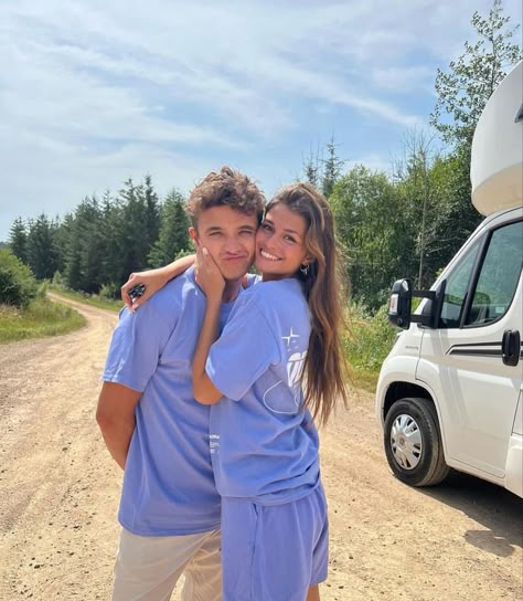 lando norris & luisinha oliveira Pet Bird Cage, Secret Relationship, My Kind Of Love, Lando Norris, 1 Girl, Figure Skater, Celebrity Couples, Cute Couples Goals, Formula One