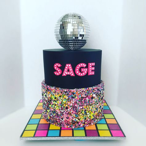 Disco theme cake Neon Disco Birthday Cake, Retro Party Cake, Pop Star Cake, Roller Disco Cake, Dance Party Birthday Cake, Dance Party Cake Ideas, 70s Themed Cake, Disco Party Cake Ideas, 70s Disco Cake