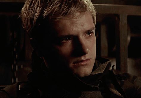 Peeta Mellark Mockingjay, Live In Italy, Hunger Games Characters, Books And Movies, Hunter Games, Mockingjay Part 2, Hunger Games Movies, Katniss And Peeta, Hunger Games Series