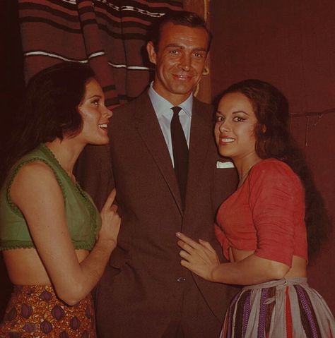 Sean Connery with costars in "From Russia with Love". From Russia With Love Bond, Bond Series, From Russia With Love, 007 James Bond, Ian Fleming, Bond Girls, Bond Films, Bond Movies, Sean Connery