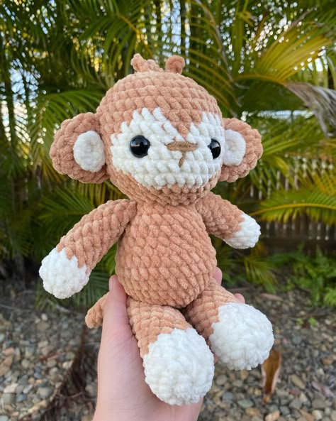 monkey!! 🐵 This little guy will be at my market this weekend! Pattern: @seasidecrochet_ #crochet #crochetmonkey #monkey #yeppoon #yeppoonliving #figtreecreekmarketsyeppoon Monkey Amigurumi Pattern, Crochet Amigurumi Monkey, How To Crochet A Monkey, Crochet Monkey Plush, Cute Crochet Monkey, Crochet Zoo Animals, Quick And Easy Things To Crochet, Crochet Big Stuffed Animals, Amigurumi Monkey Free Pattern