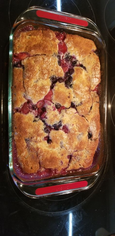 Dump Berry Cobbler, Mixed Berry Cobbler Recipes, Dew Berry Cobbler, Quick Berry Cobbler, Marion Berry Cobbler, Cobbler Using Frozen Berries, Mulberry Cobbler Recipe, Mixed Berry Cobbler Recipe Frozen Fruit, Dew Berry Recipes