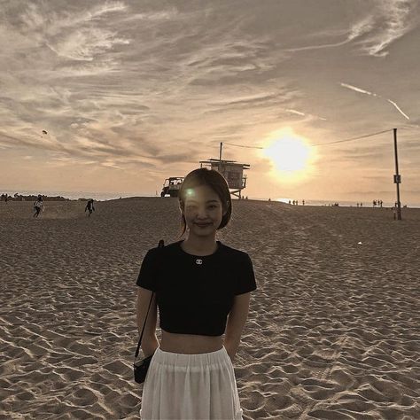 Jennie Kim Vintage Aesthetic, Jennie Kim Vintage, Jennie Brown, Jennie Port, Jennie Vintage, Jennie Blackpink Aesthetic, Selfie Icon, Kim Brown, Theme Vintage